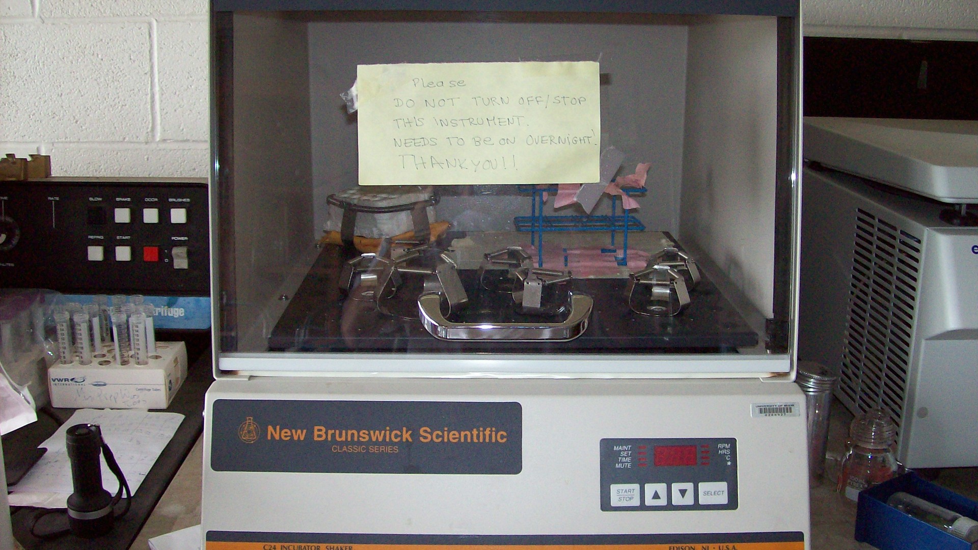 Laboratory shakers: history, description, types and applications