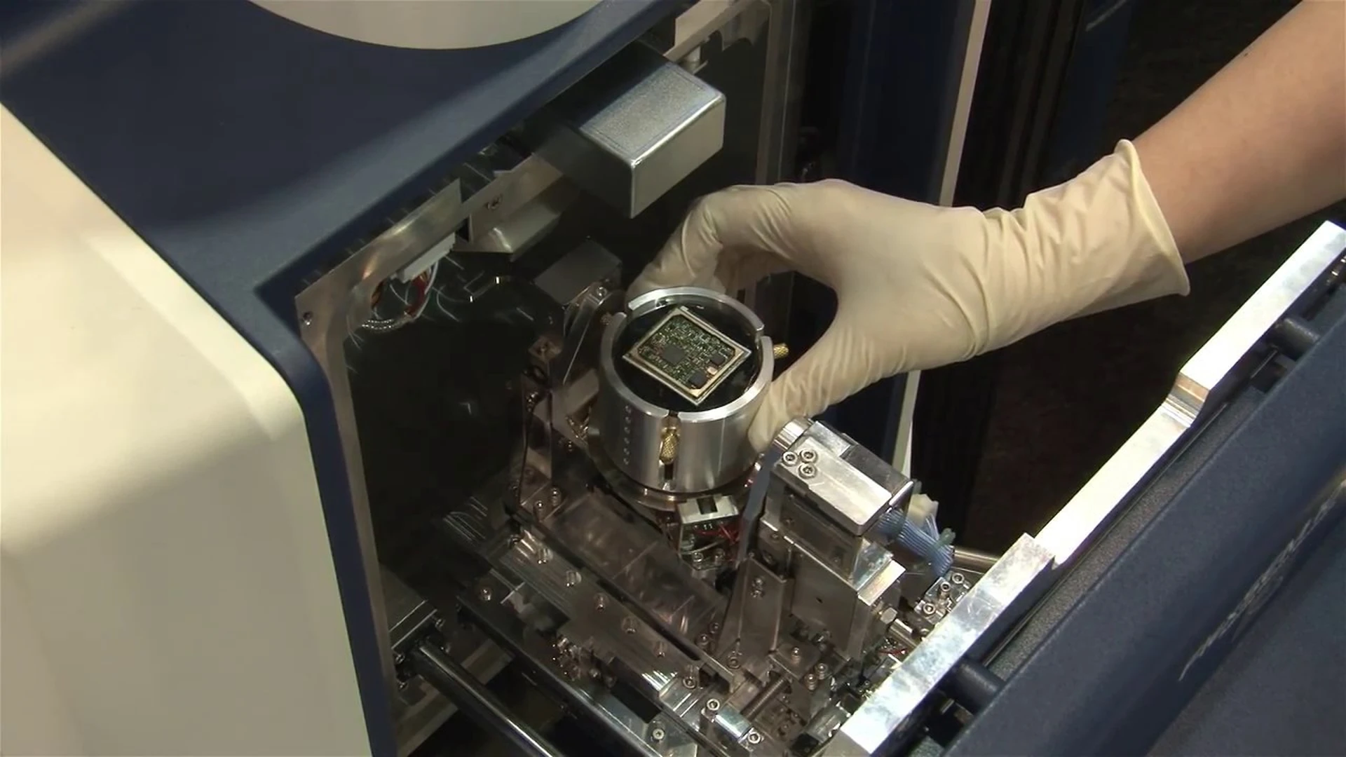 Analytical SEM — supplied from Europe by KombiMED GmbH
