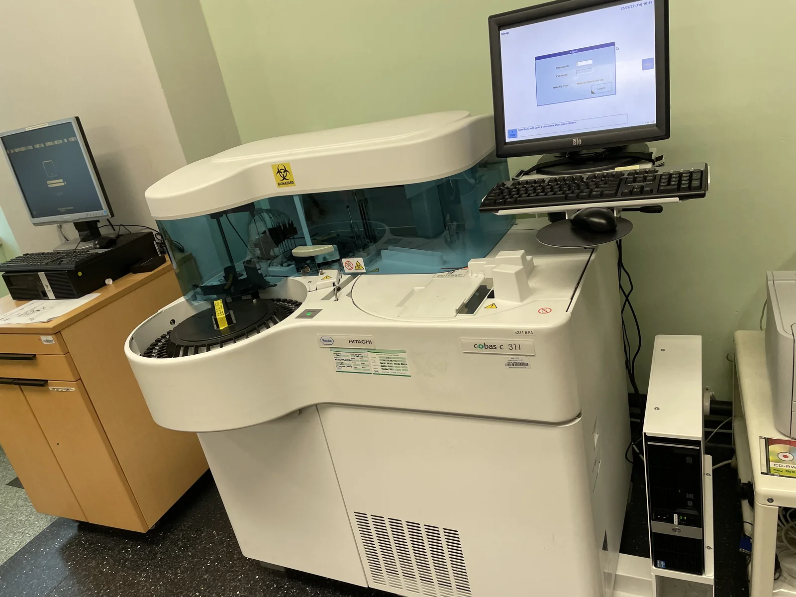 Pre-Owned Biochemistry Analyzers — KombiMED GmbH
